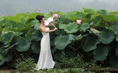 我猛然进入儿媳的身体